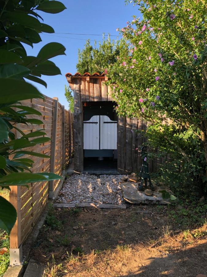 Les Cabanes Du Vigne Molandier Exteriér fotografie