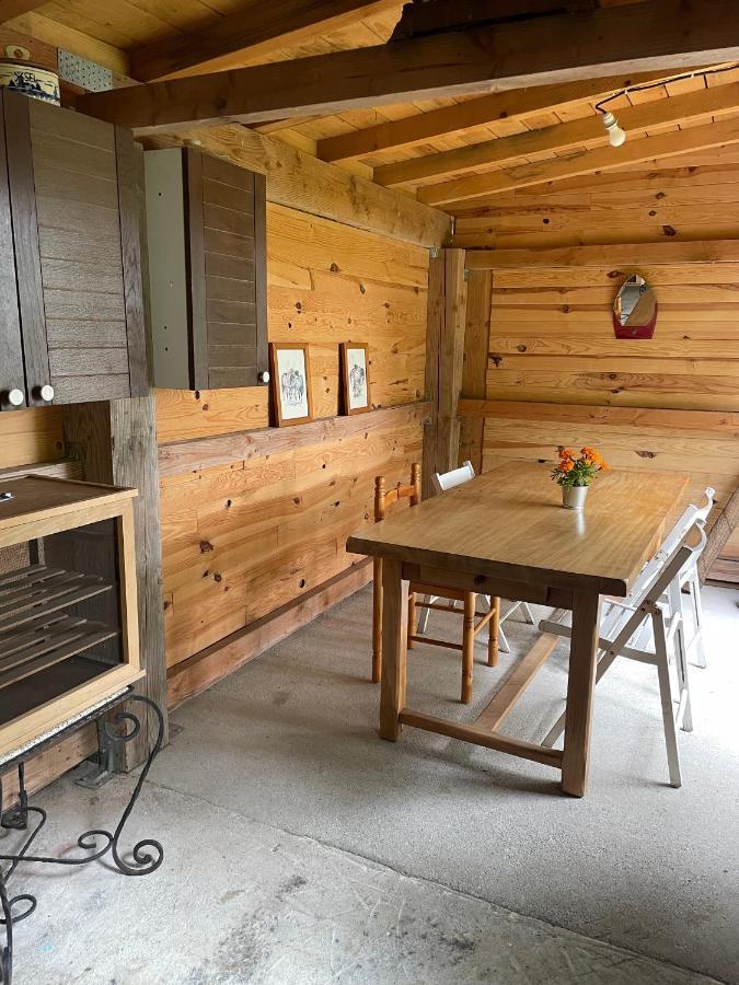 Les Cabanes Du Vigne Molandier Exteriér fotografie
